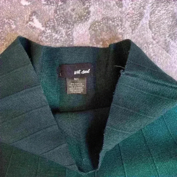 SOLD Women's Green Scalloped Mini Skirt - Picture 7 of 7